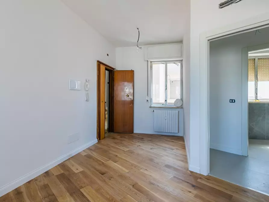 Immagine 8 di Appartamento in vendita  a Livorno