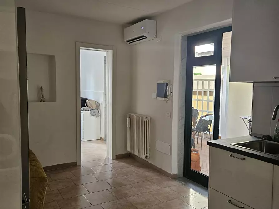 Immagine 9 di Casa semindipendente in affitto  a Carrara