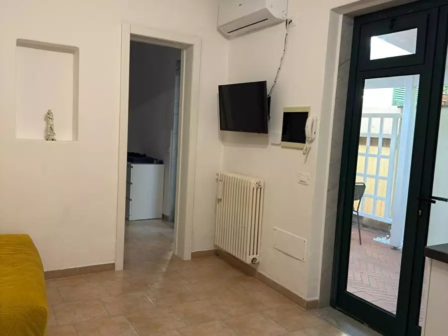 Immagine 6 di Casa semindipendente in affitto  a Carrara