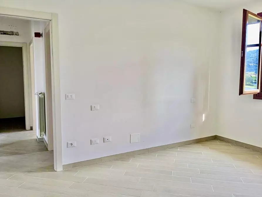 Immagine 9 di Appartamento in vendita  a San Giuliano Terme