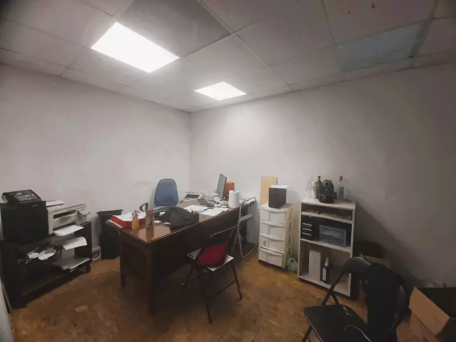 Immagine 8 di Attività artigianale in affitto  a Vicopisano