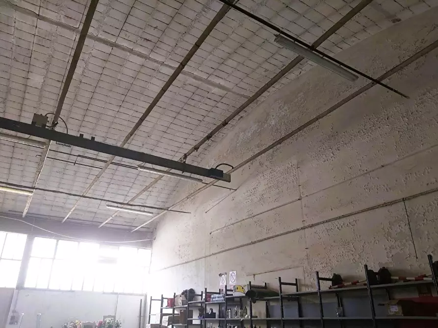 Immagine 5 di Attività artigianale in affitto  a Vicopisano