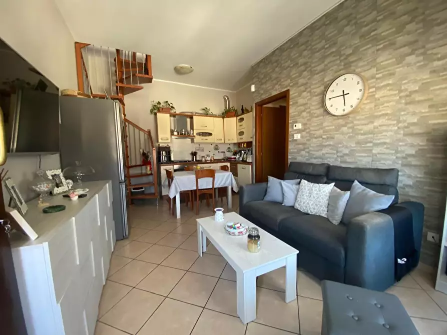 Immagine 1 di Appartamento in vendita  a Santa Maria A Monte