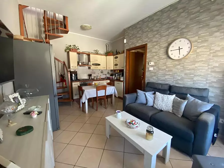 Immagine 4 di Appartamento in vendita  a Santa Maria A Monte