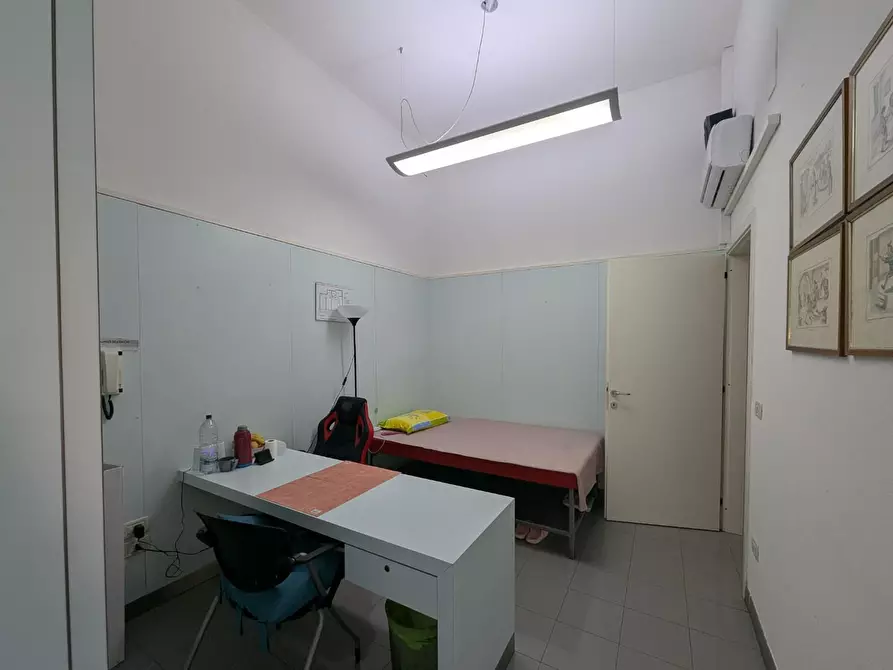 Immagine 14 di Ufficio in vendita  a Grosseto