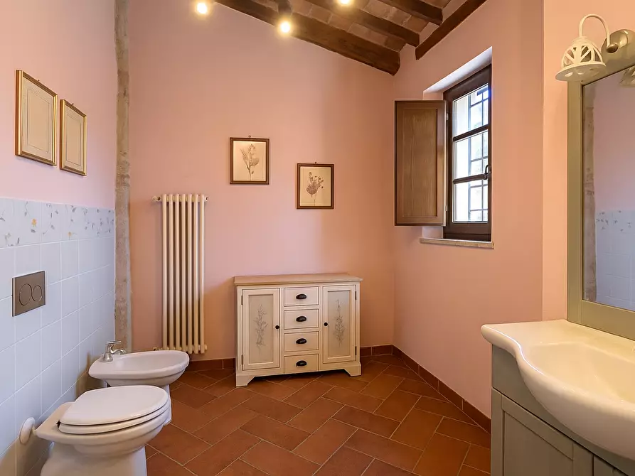Immagine 22 di Appartamento in vendita  a Asciano