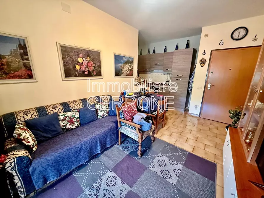 Immagine 2 di Appartamento in vendita  a Cecina