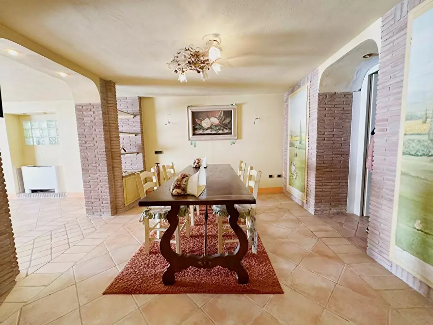 Immagine 36 di Villa in vendita  a Uzzano