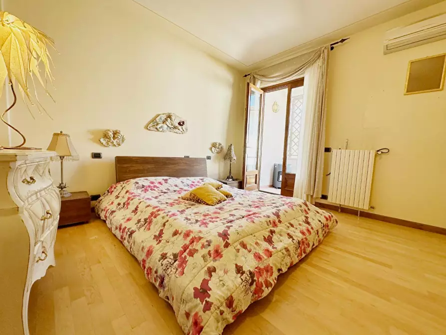 Immagine 16 di Villa in vendita  a Uzzano