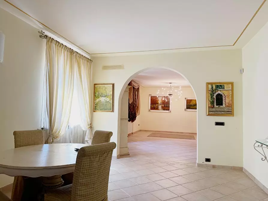 Immagine 3 di Villa in vendita  a Uzzano