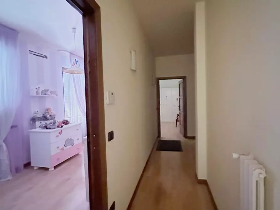 Immagine 30 di Villa in vendita  a Uzzano