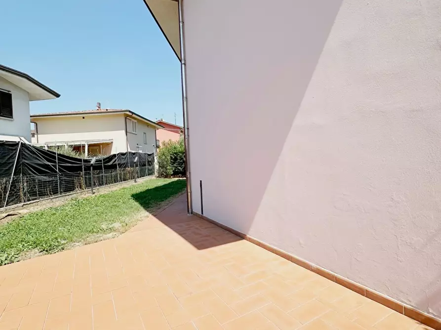 Immagine 43 di Villa in vendita  a Uzzano