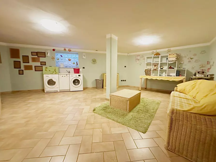 Immagine 37 di Villa in vendita  a Uzzano