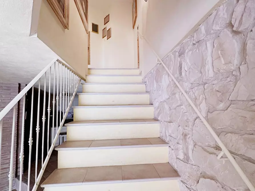 Immagine 31 di Villa in vendita  a Uzzano