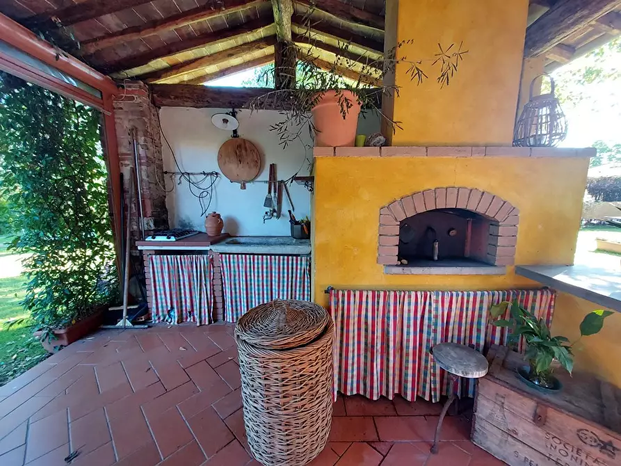 Immagine 55 di Rustico / casale in vendita  a Lucca