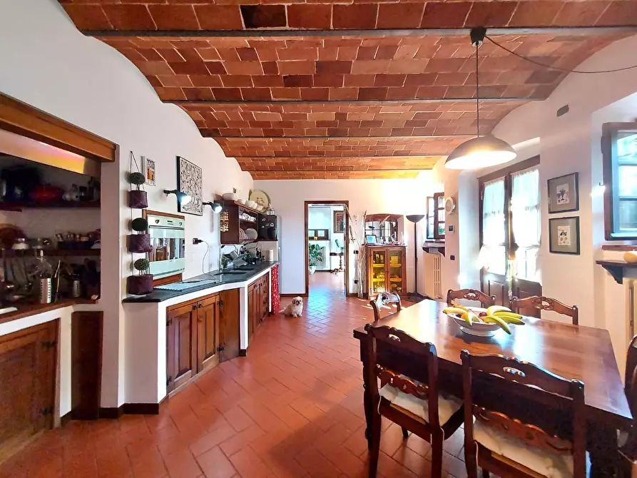 Immagine 44 di Rustico / casale in vendita  a Lucca