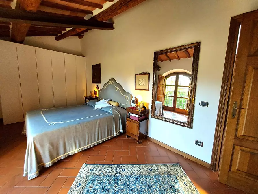 Immagine 27 di Rustico / casale in vendita  a Lucca