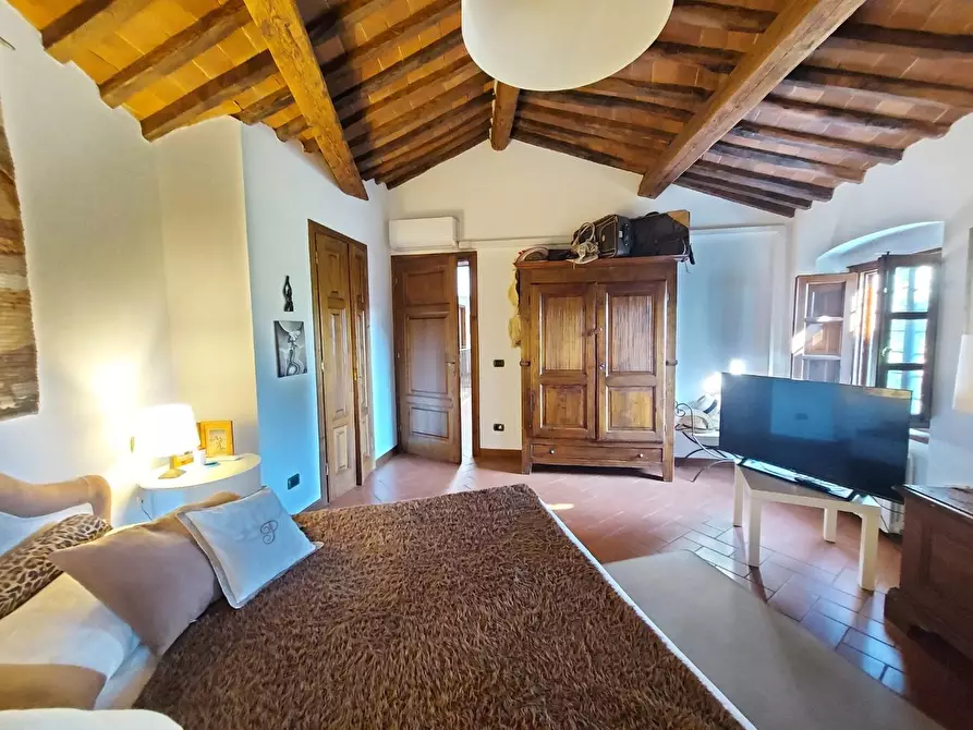 Immagine 20 di Rustico / casale in vendita  a Lucca