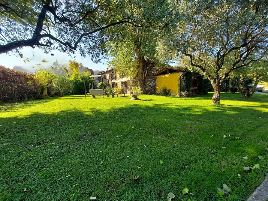 Immagine 61 di Rustico / casale in vendita  a Lucca