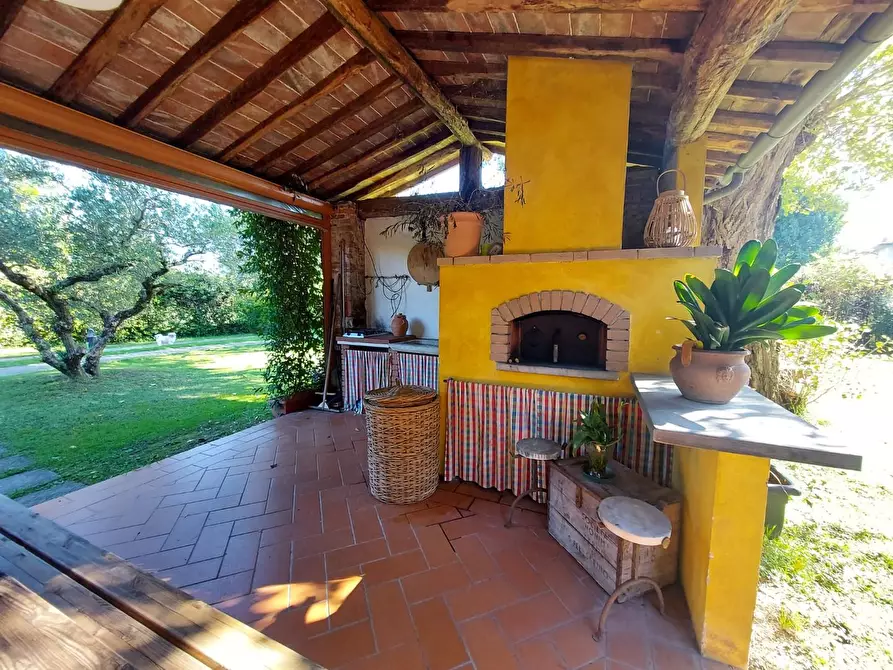 Immagine 54 di Rustico / casale in vendita  a Lucca
