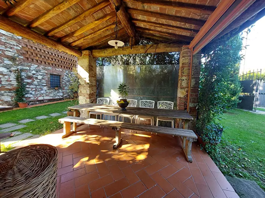Immagine 56 di Rustico / casale in vendita  a Lucca