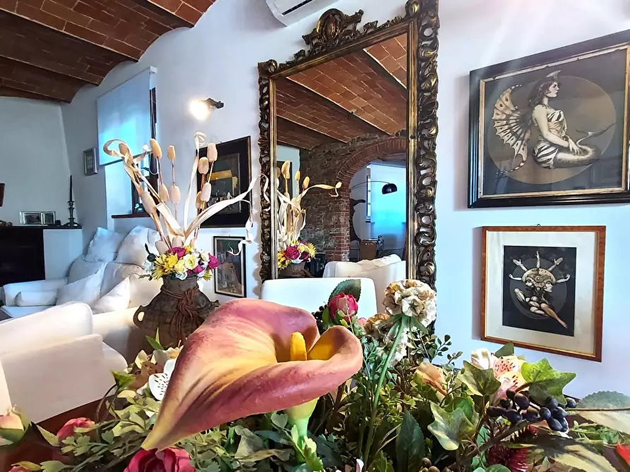 Immagine 48 di Rustico / casale in vendita  a Lucca