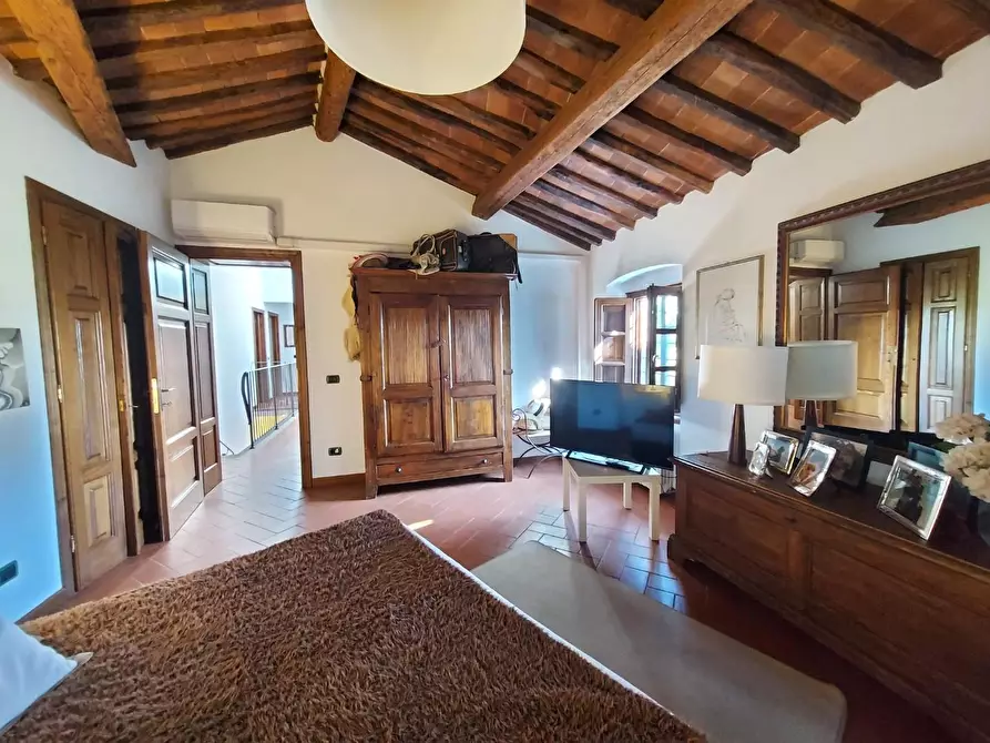 Immagine 22 di Rustico / casale in vendita  a Lucca