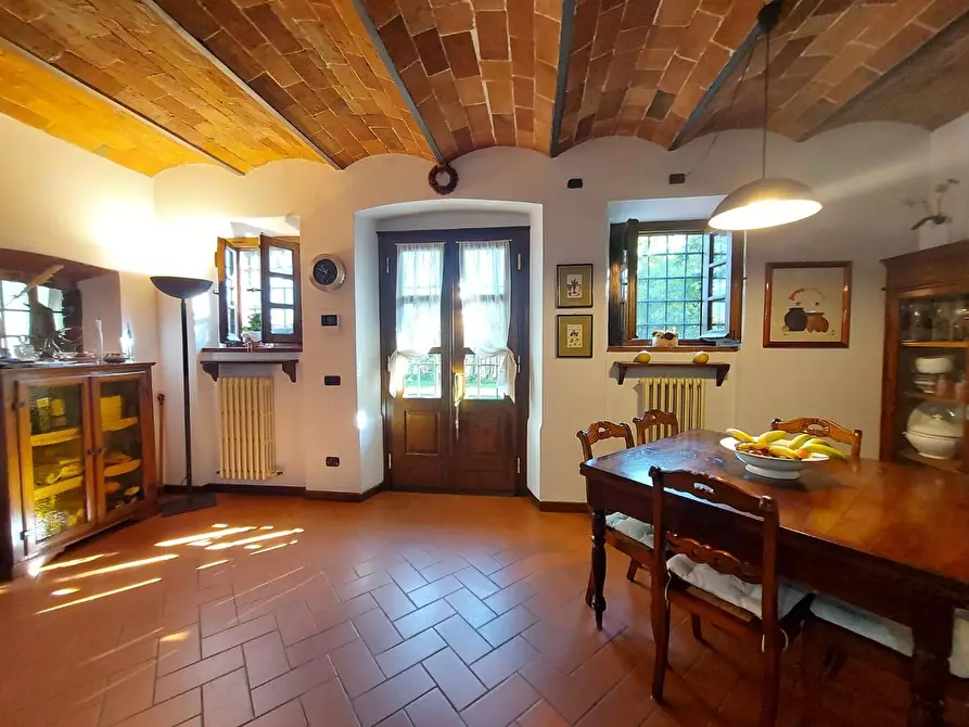 Immagine 46 di Rustico / casale in vendita  a Lucca