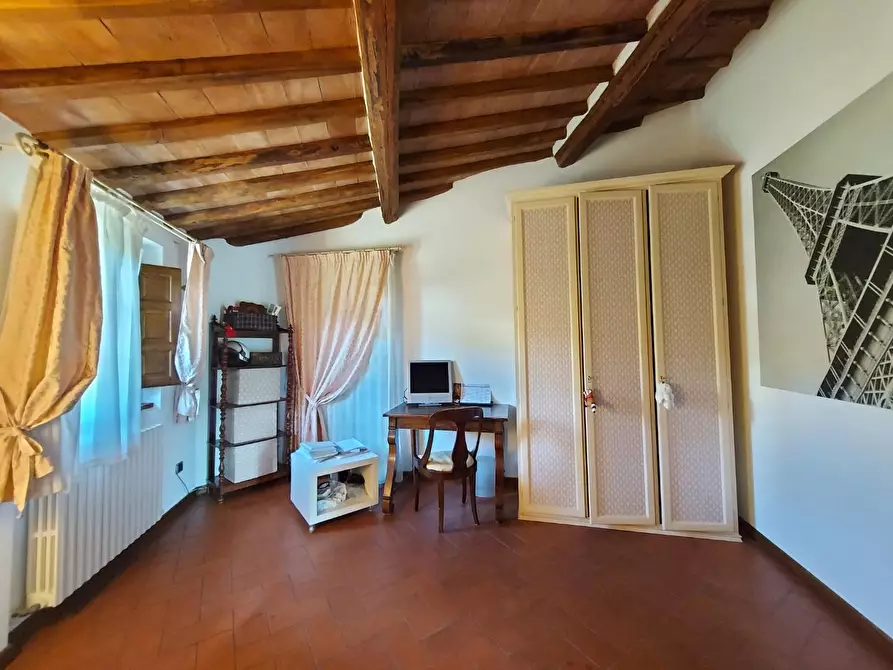 Immagine 32 di Rustico / casale in vendita  a Lucca