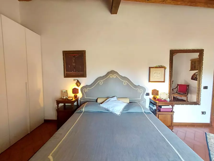 Immagine 25 di Rustico / casale in vendita  a Lucca