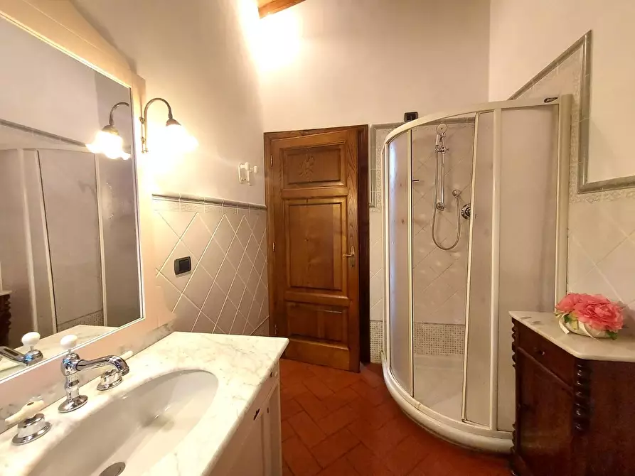 Immagine 29 di Rustico / casale in vendita  a Lucca