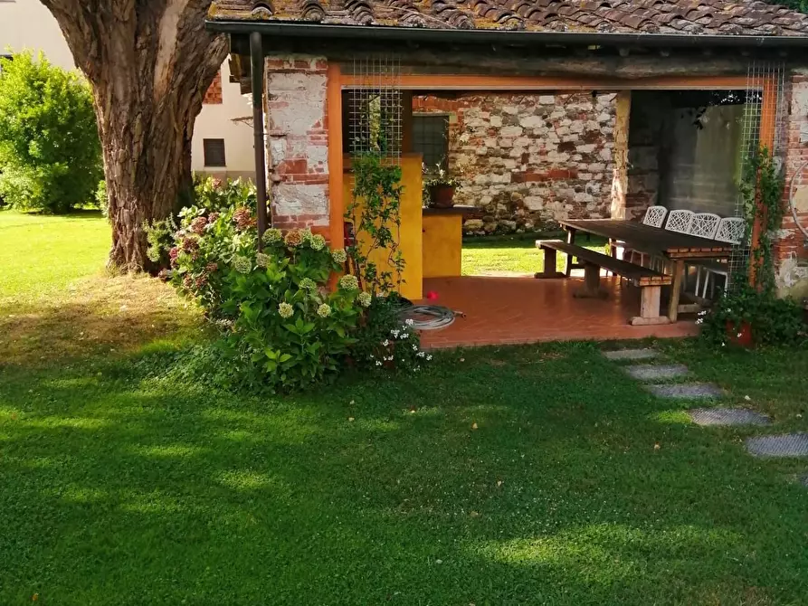 Immagine 5 di Rustico / casale in vendita  a Lucca