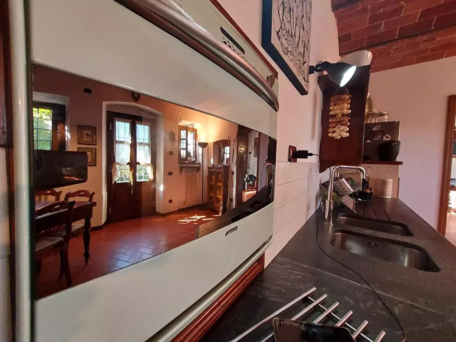 Immagine 45 di Rustico / casale in vendita  a Lucca
