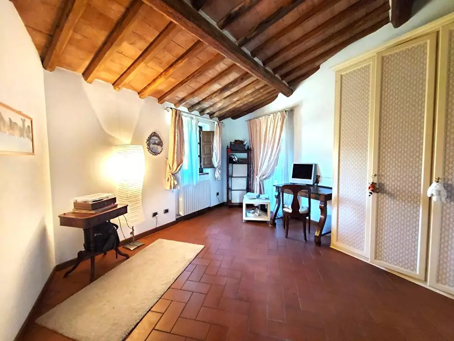 Immagine 31 di Rustico / casale in vendita  a Lucca