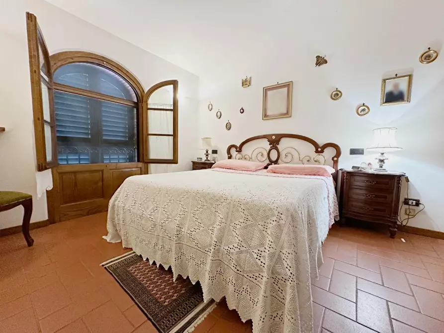 Immagine 15 di Casa colonica in vendita  a Capannori