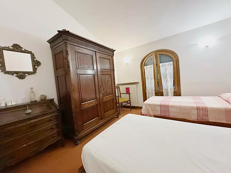 Immagine 20 di Casa colonica in vendita  a Capannori