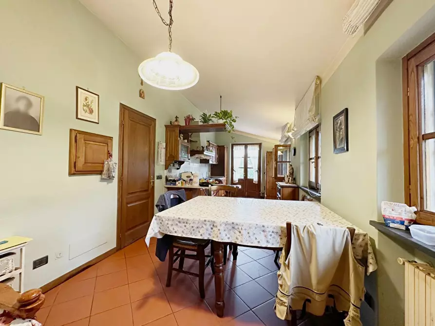 Immagine 11 di Casa colonica in vendita  a Capannori