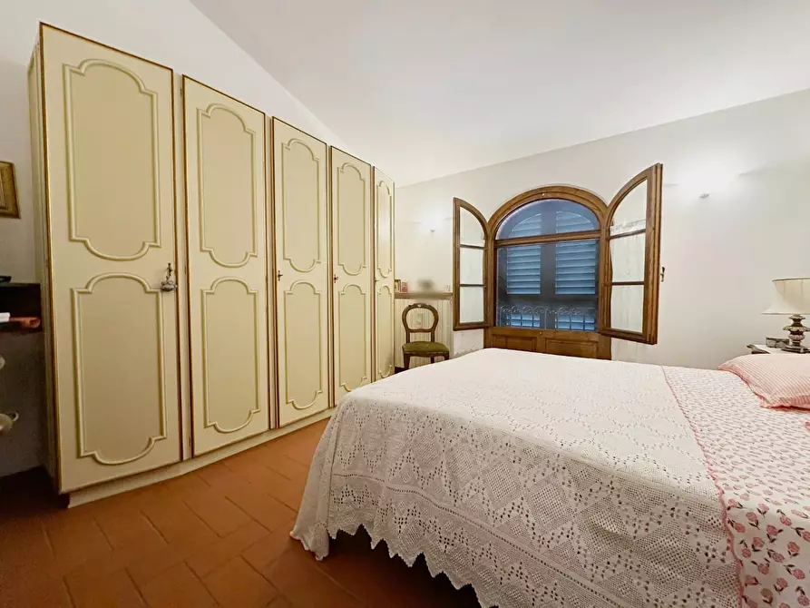 Immagine 16 di Casa colonica in vendita  a Capannori