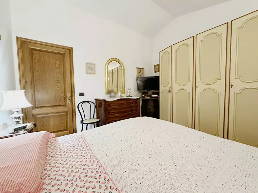 Immagine 18 di Casa colonica in vendita  a Capannori