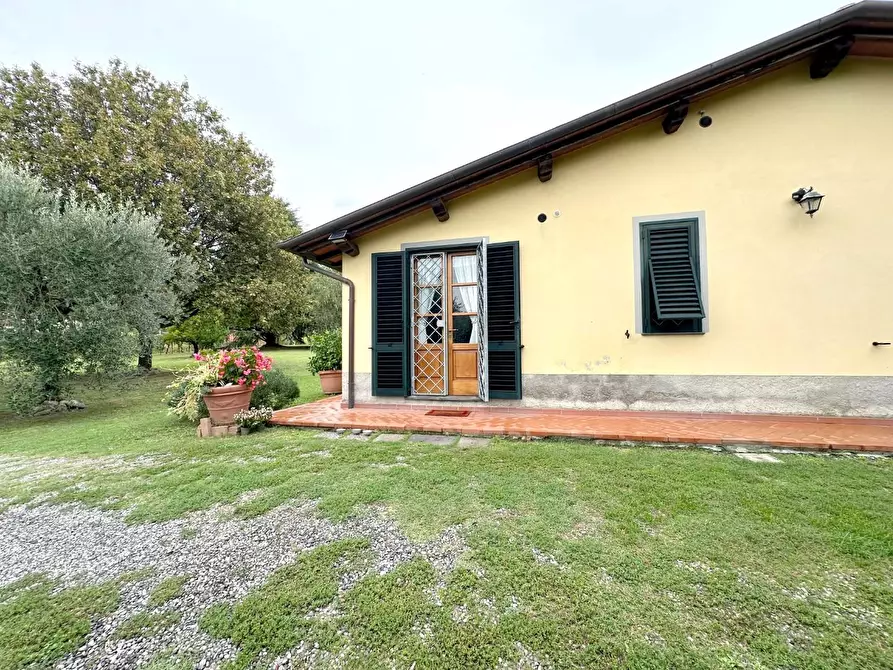 Immagine 34 di Casa colonica in vendita  a Capannori