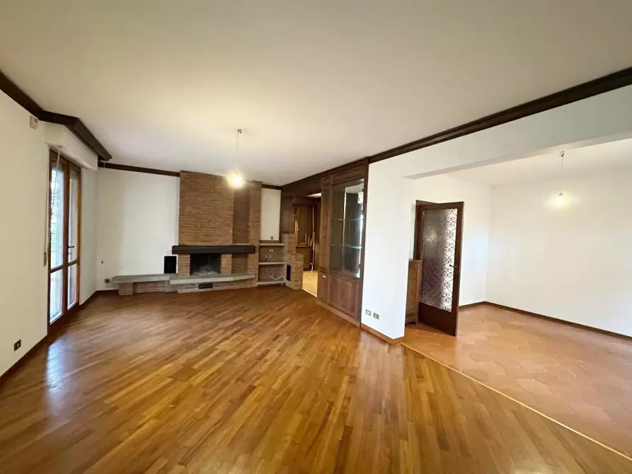 Immagine 1 di Appartamento in vendita  a Pisa