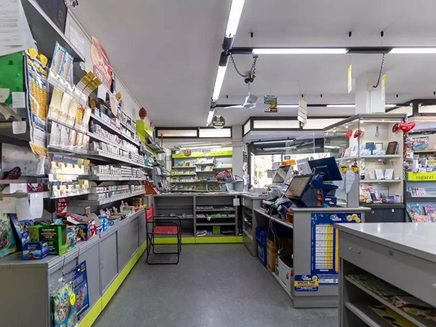 Immagine 22 di Attività commerciale in vendita  a Empoli