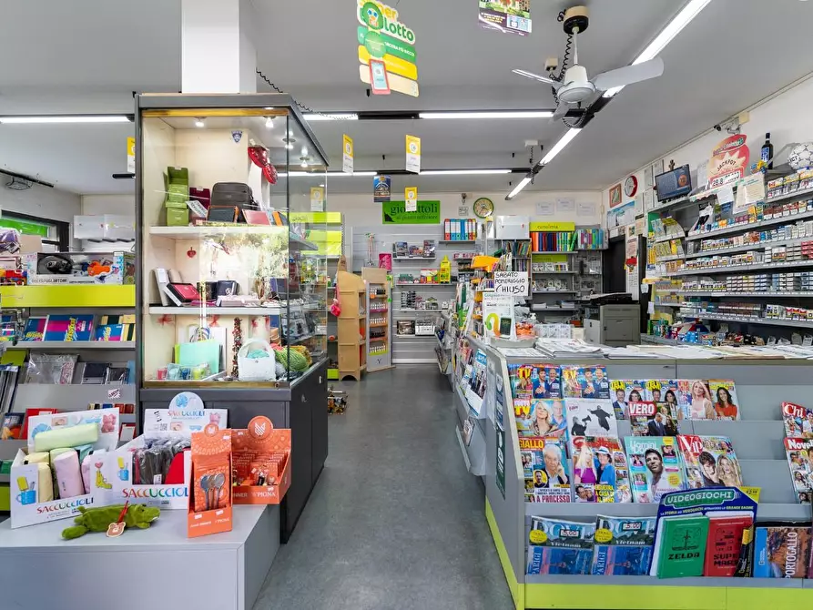 Immagine 4 di Attività commerciale in vendita  a Empoli