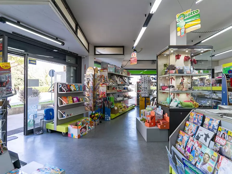 Immagine 9 di Attività commerciale in vendita  a Empoli