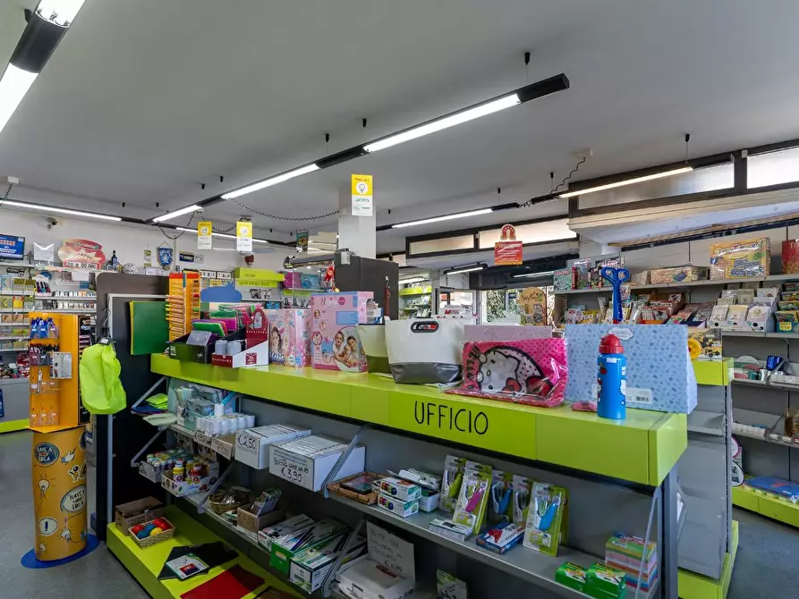 Immagine 18 di Attività commerciale in vendita  a Empoli