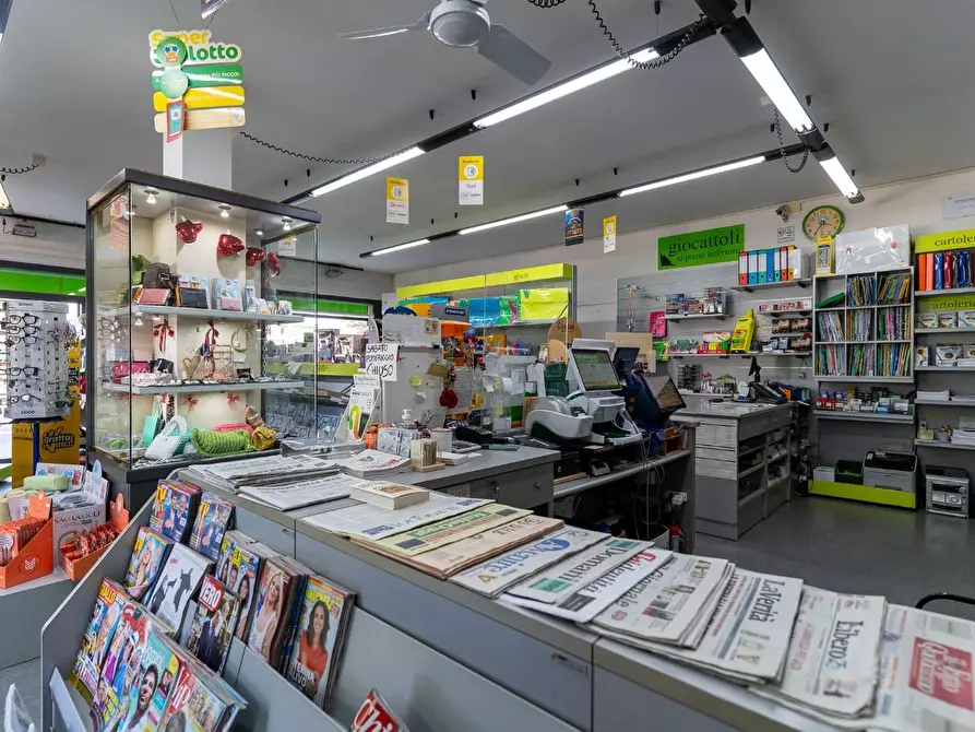 Immagine 8 di Attività commerciale in vendita  a Empoli