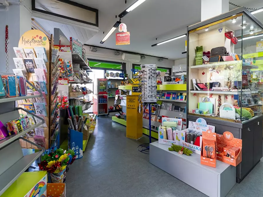 Immagine 11 di Attività commerciale in vendita  a Empoli