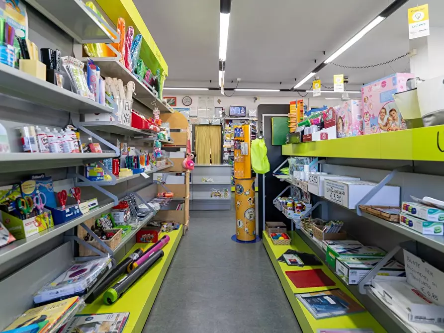 Immagine 15 di Attività commerciale in vendita  a Empoli