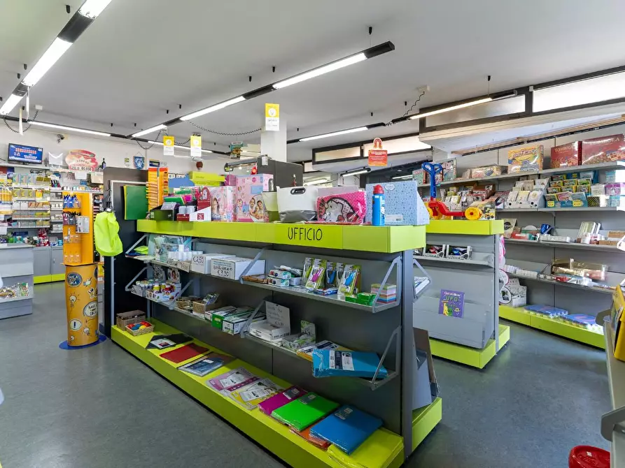 Immagine 20 di Attività commerciale in vendita  a Empoli