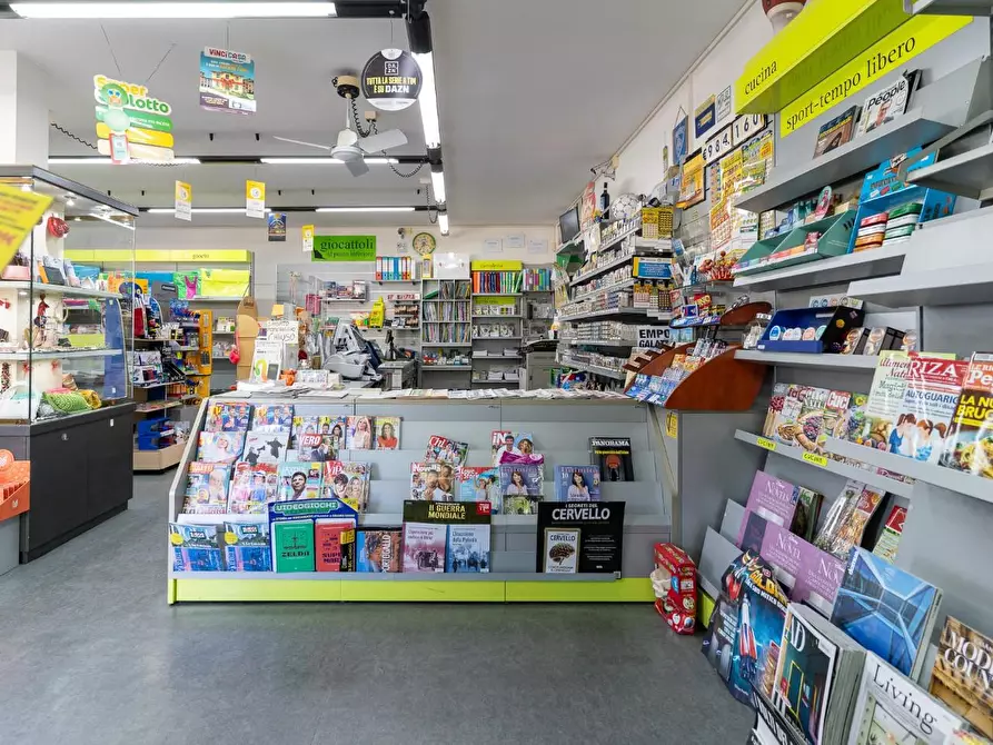 Immagine 3 di Attività commerciale in vendita  a Empoli